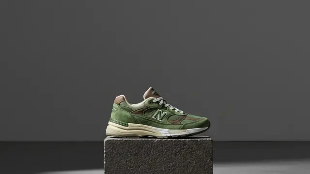New Balance 992 'Medusa Green' une mitologia e estilo 'dad shoe'