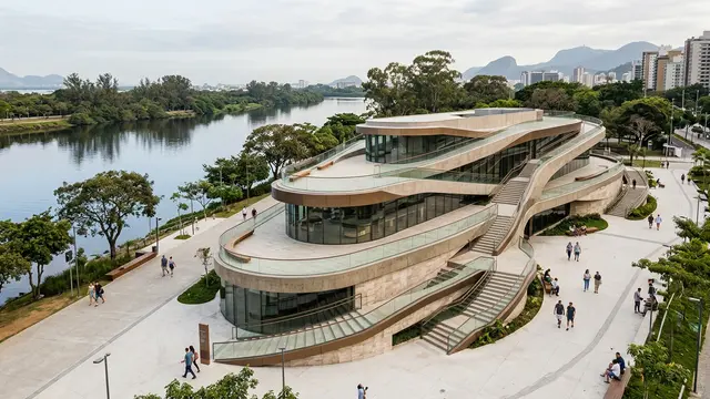 Heatherwick Studio redefine a orla de Xangai com o West Bund Orbit