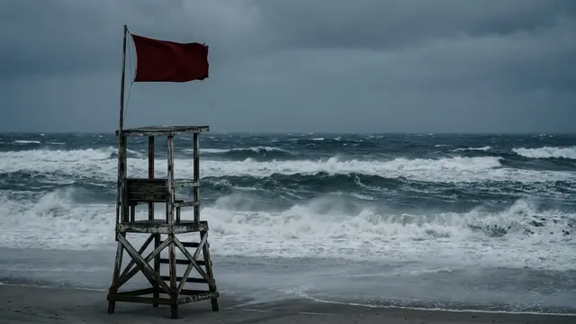 Correntes de retorno e ondas gigantes forçam alerta de segurança na costa da Califórnia