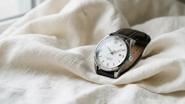 Seiko aposta na tradição do tingimento de seda para celebrar 145 anos — e o resultado é o Shiro-neri