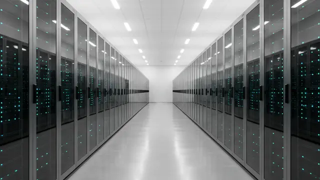AWS acelera com demanda de IA da Meta e OpenAI, e eleva projeção de capex