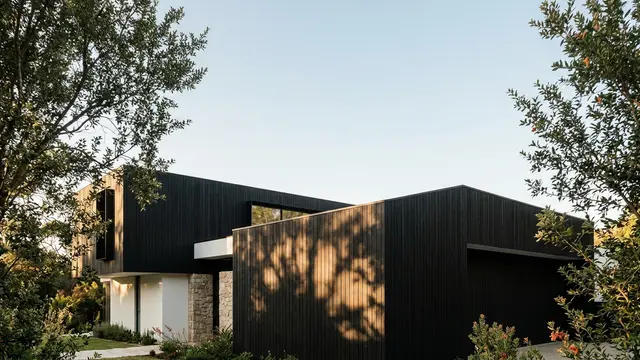 Khanna Schultz redefine o luxo em Amagansett — a casa que produz sua própria energia
