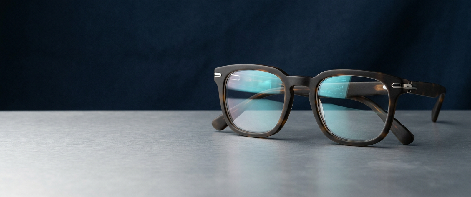 O avanço da IA no hardware: LG e Warby Parker aceleram integrações em meio a salto de receita da Anthropic