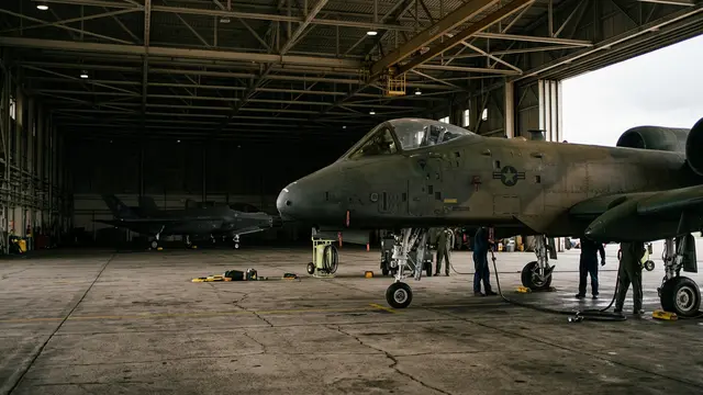 Força Aérea dos EUA busca substituir o A-10 Warthog em missões críticas de resgate