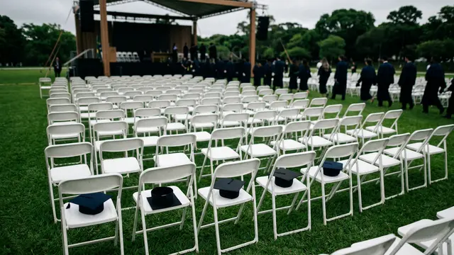 Estudantes de Stanford abandonam cerimônia em protesto contra Sundar Pichai