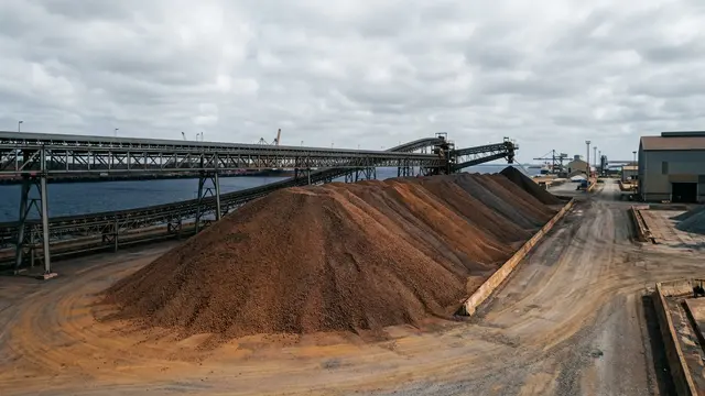IGP-10 desacelera para 0,89% em maio — minério de ferro lidera queda