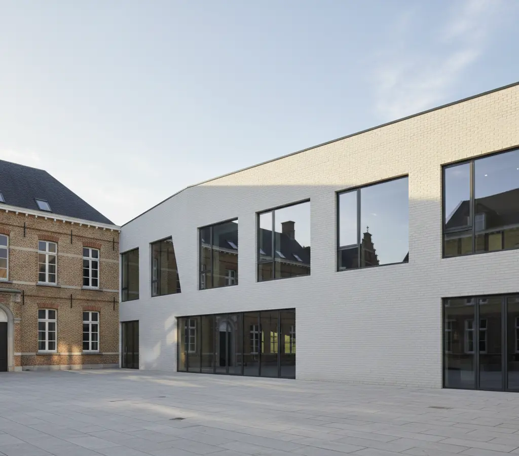 Museu de Design de Ghent ganha expansão com tijolos de resíduos