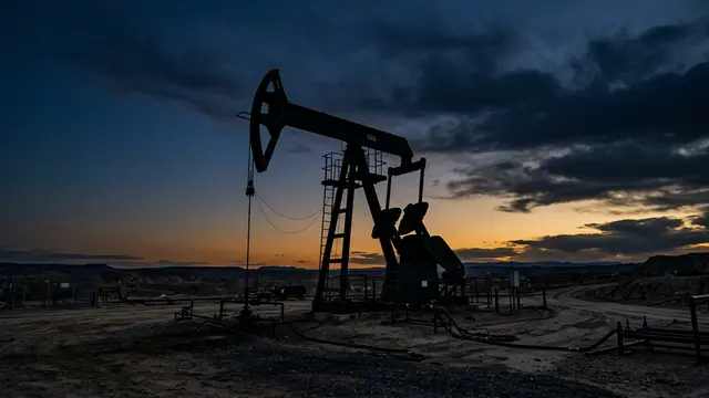 Petróleo dispara 4% com incertezas sobre negociações entre EUA e Irã