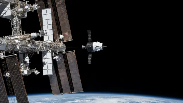 Crew-12 deixa a ISS após 8 meses e 4 caminhadas espaciais