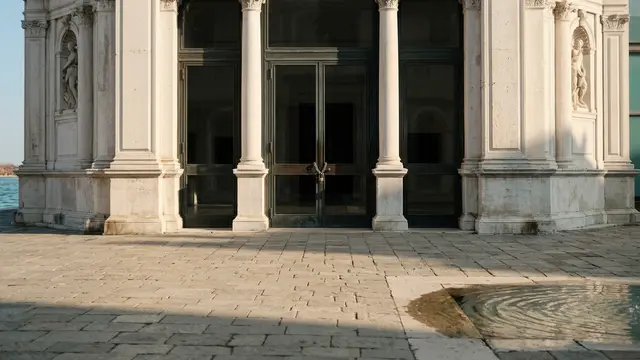 Bienal de Veneza enfrenta o silêncio forçado — a arte diante da crise humanitária