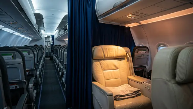 Companhias aéreas dos EUA priorizam luxo e deixam passageiros da econômica em segundo plano