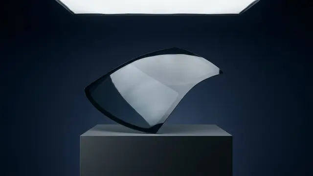 Lotus resgata teto removível manual no Emira para desafiar a complexidade moderna