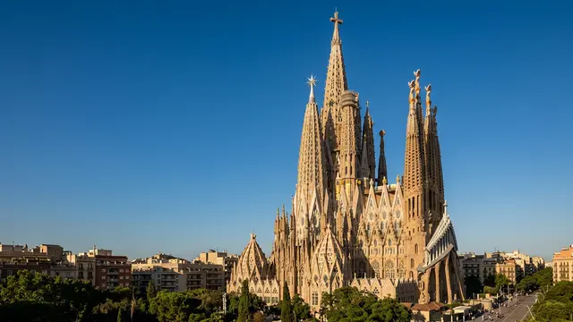 Sagrada Família conclui obra de 144 anos — Papa Leo XIV inaugura Torre de Jesus