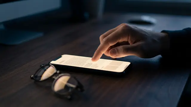 Buscas no Google viram sessões de leitura com a chegada das AI Overviews