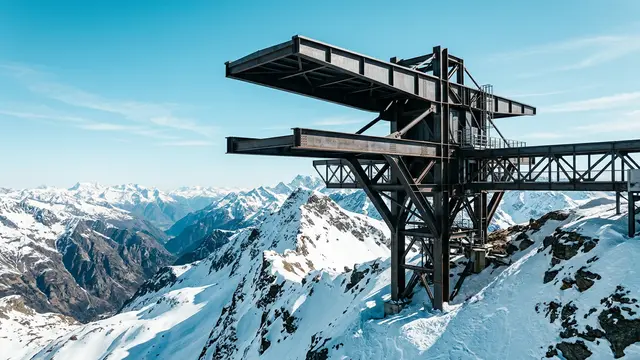 Herzog & de Meuron transforma torre de TV nos Alpes em marco escultural