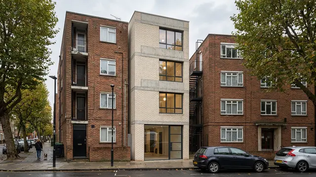 Joe Burke transforma jardim em casa de alto padrão no leste de Londres