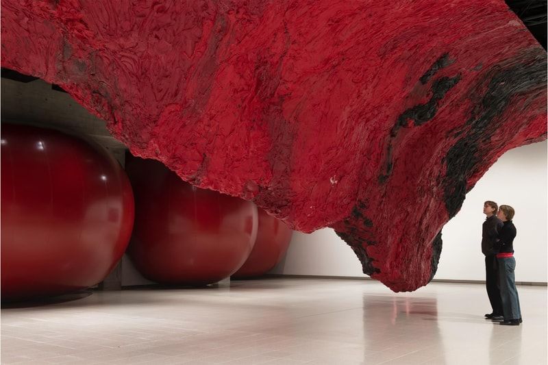 Anish Kapoor retorna à Hayward Gallery — agora com uma estética mais visceral