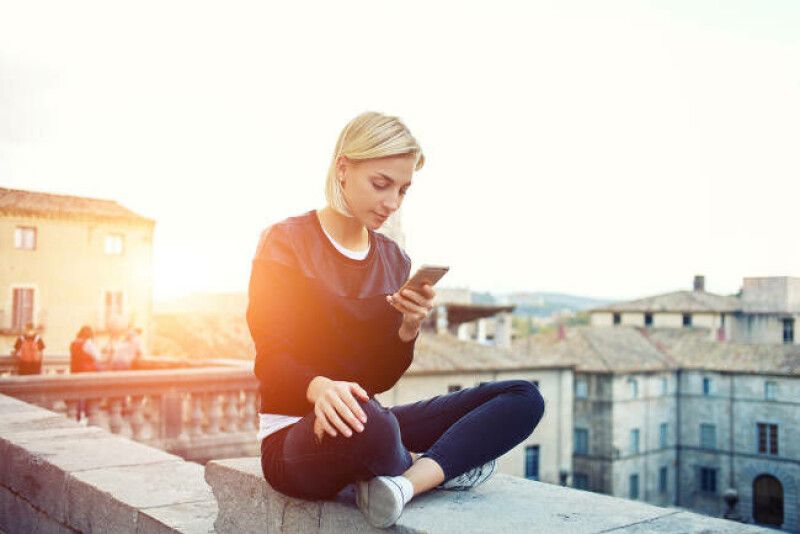 Meta e Google Play: armadilha de cobrança indevida na Polônia