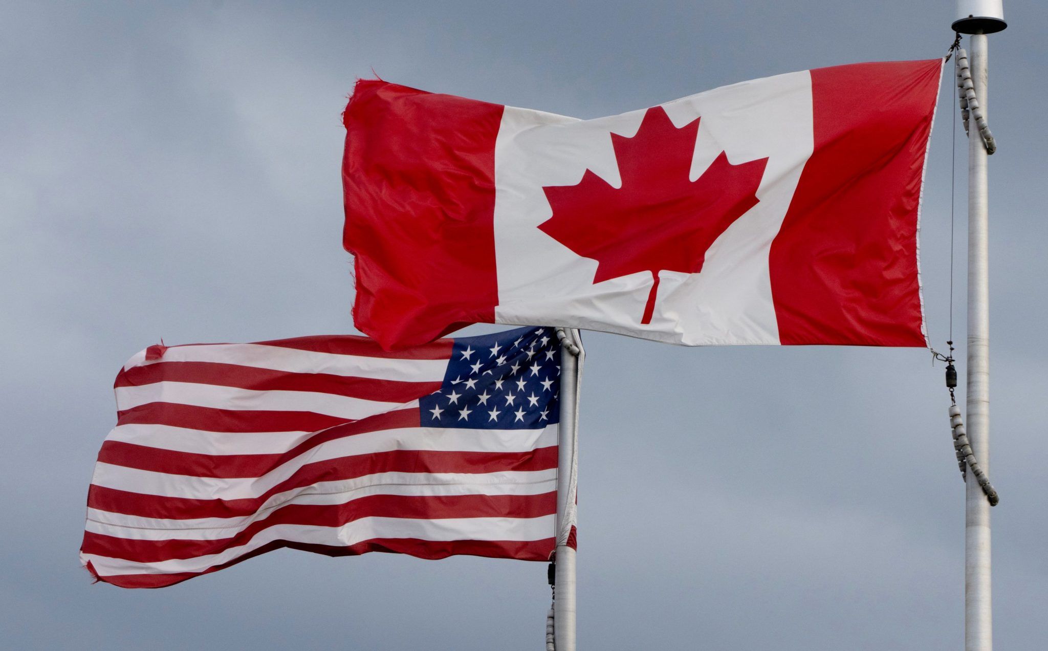 Nova regra dos EUA pode encarecer remédios do Canadá e afetar 2,3 milhões de americanos