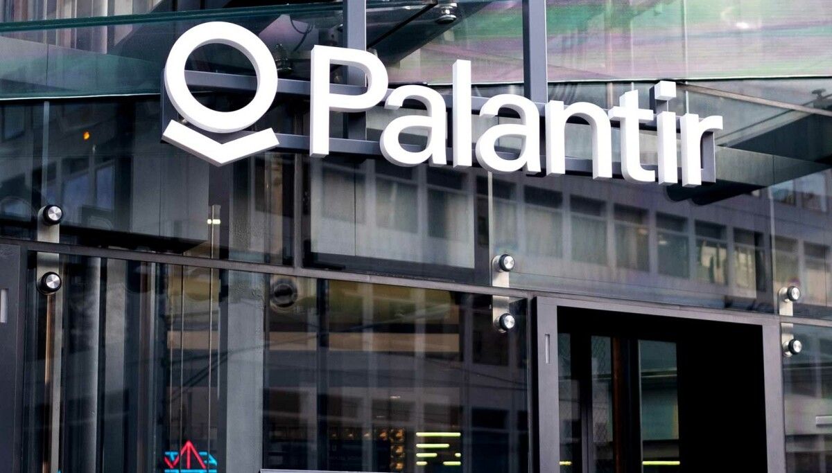 Palantir e NHS: o 'erro' que abala a confiança nos dados de saúde