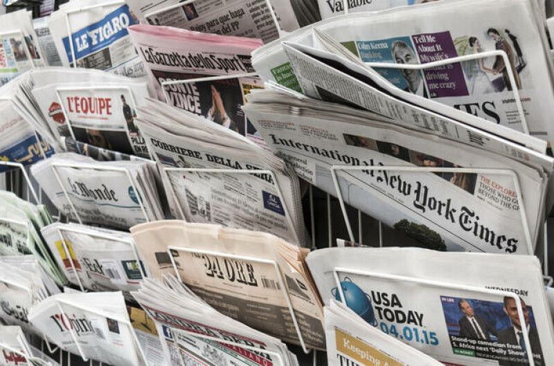 Governo britânico quer forçar redes sociais a priorizar fontes de notícias tradicionais