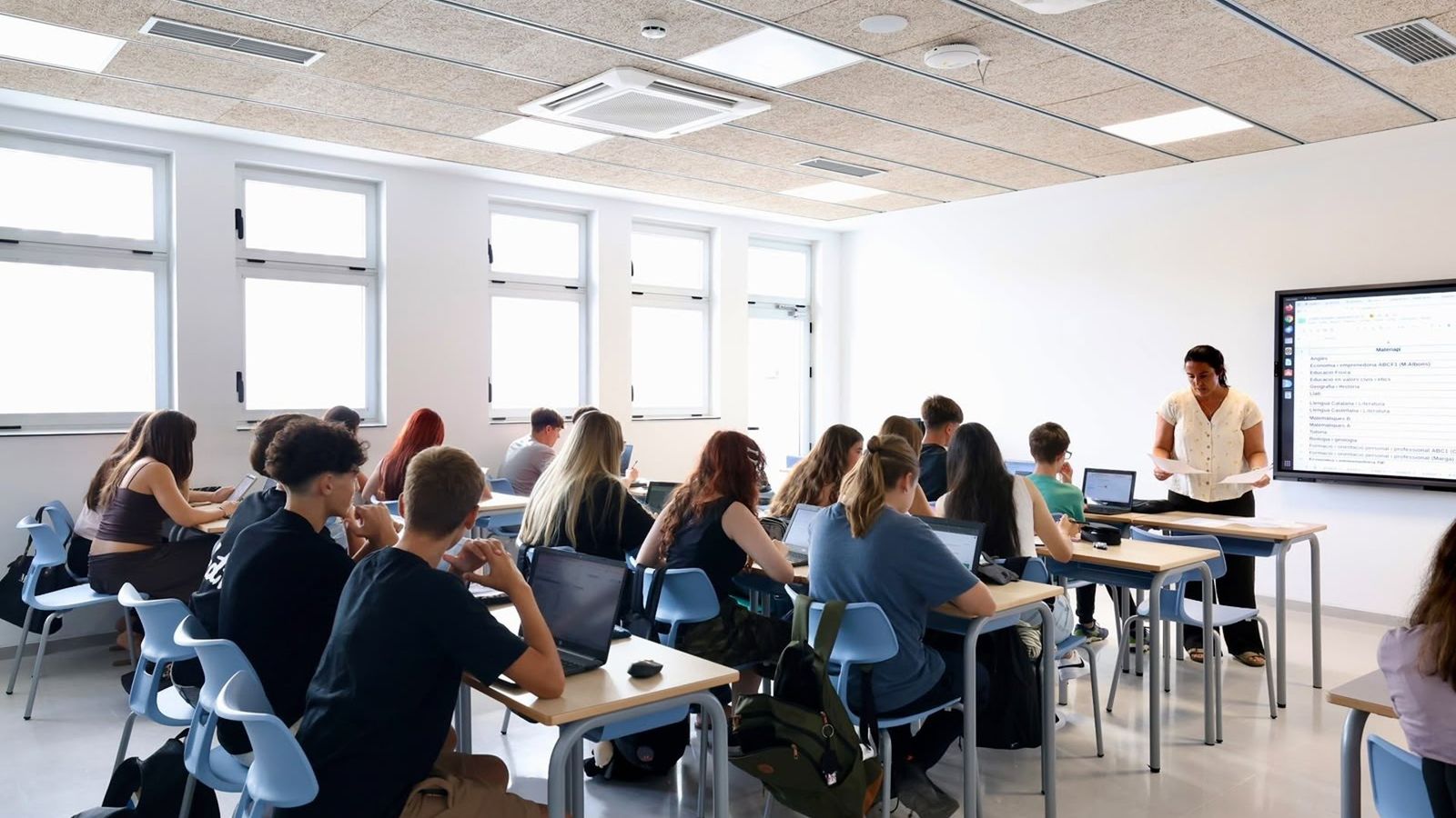 IA na educação: controle familiar é chave para sucesso, dizem docentes