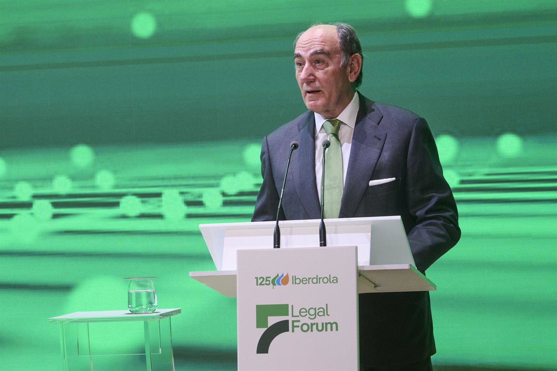 Iberdrola une advogados e executivos para debater energia e direito