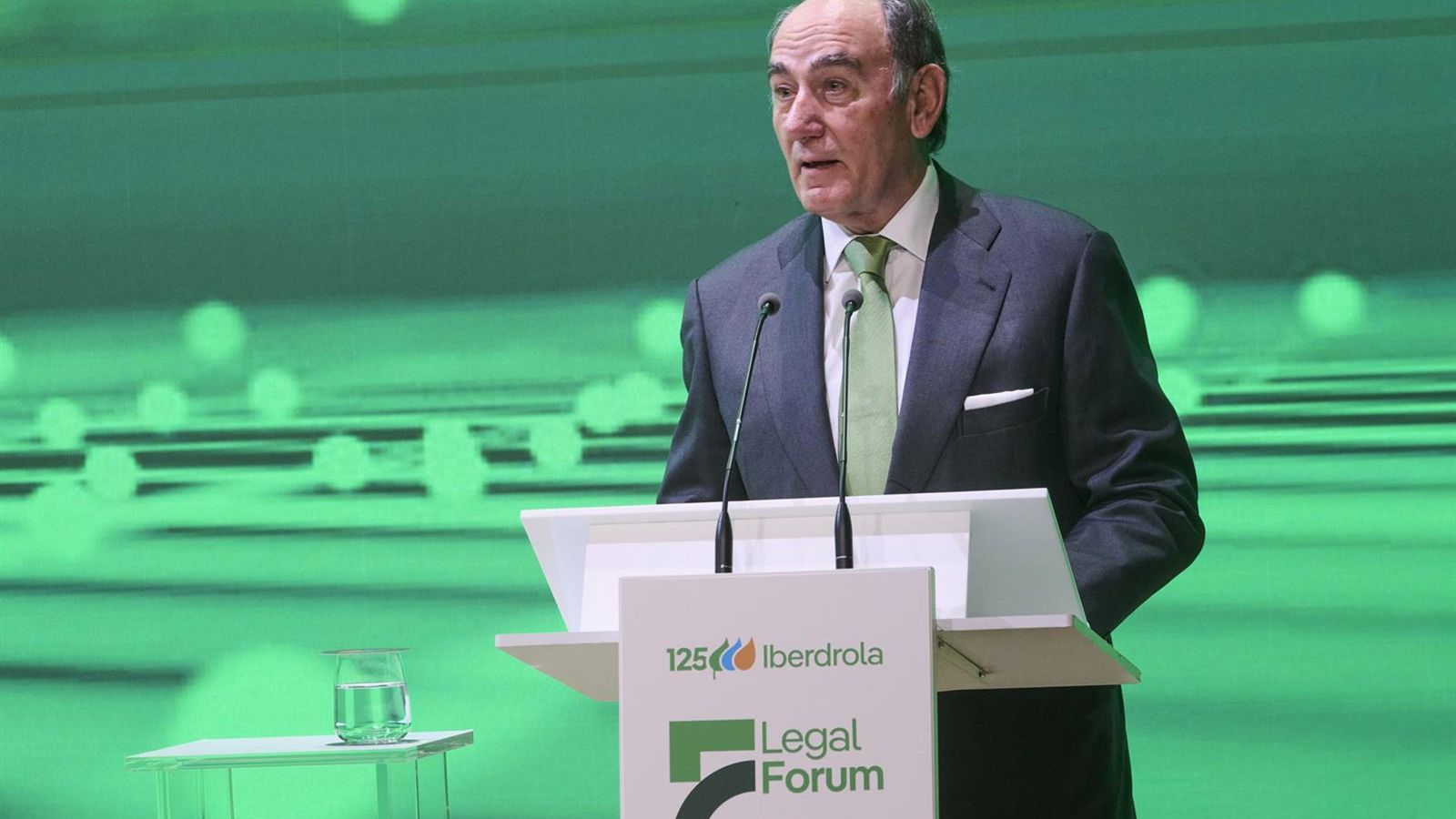 Iberdrola une advogados e executivos para debater energia e direito