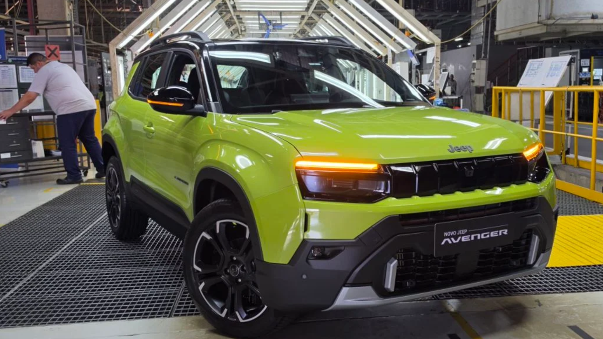 Stellantis inicia produção do Jeep Avenger híbrido em Porto Real