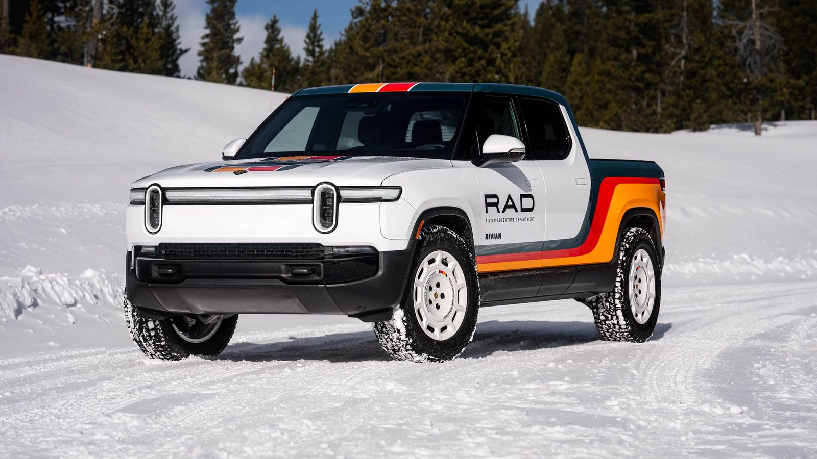 Rivian aposta no departamento RAD para destravar acessórios off-road