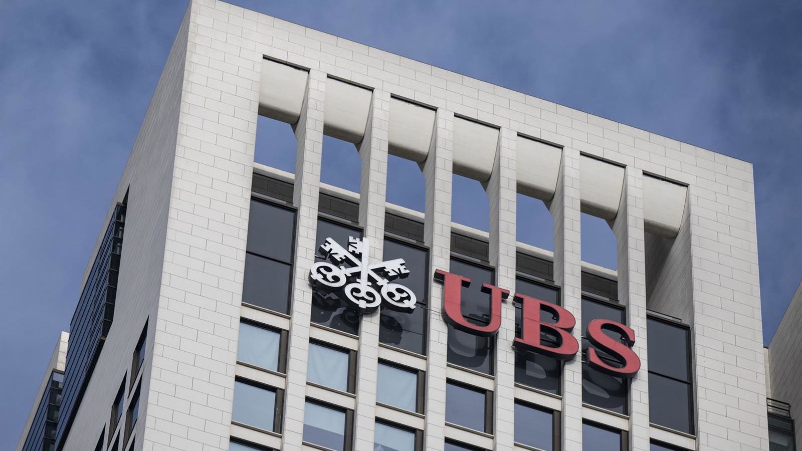UBS considera fusão com Morgan Stanley para fugir de regulação suíça