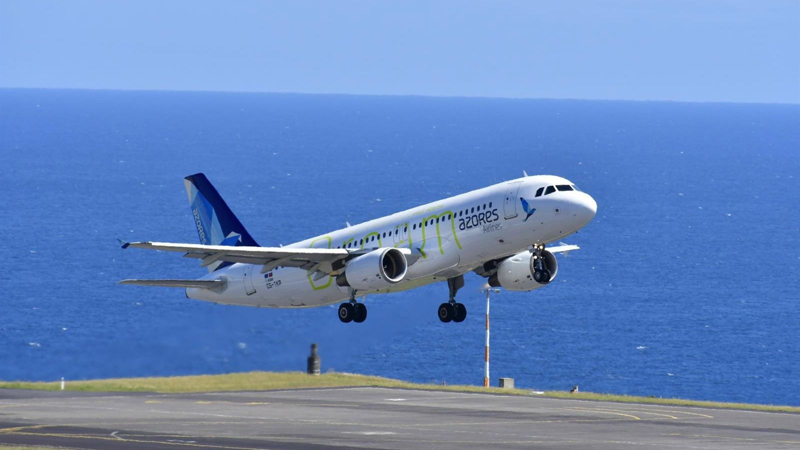 SATA avança na venda da Azores Airlines e convida 5 candidatos para propostas