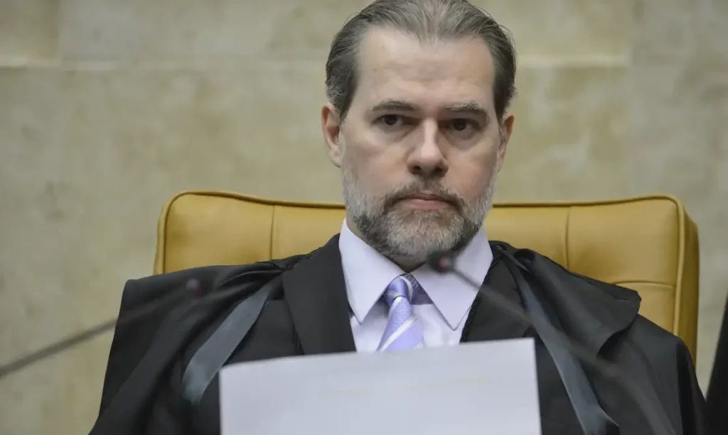 STF impõe prazo de 60 dias para big techs adaptarem moderação de conteúdo