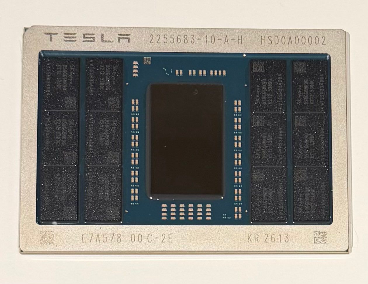 Tesla reduz memória de chips para Optimus, mas não ao extremo