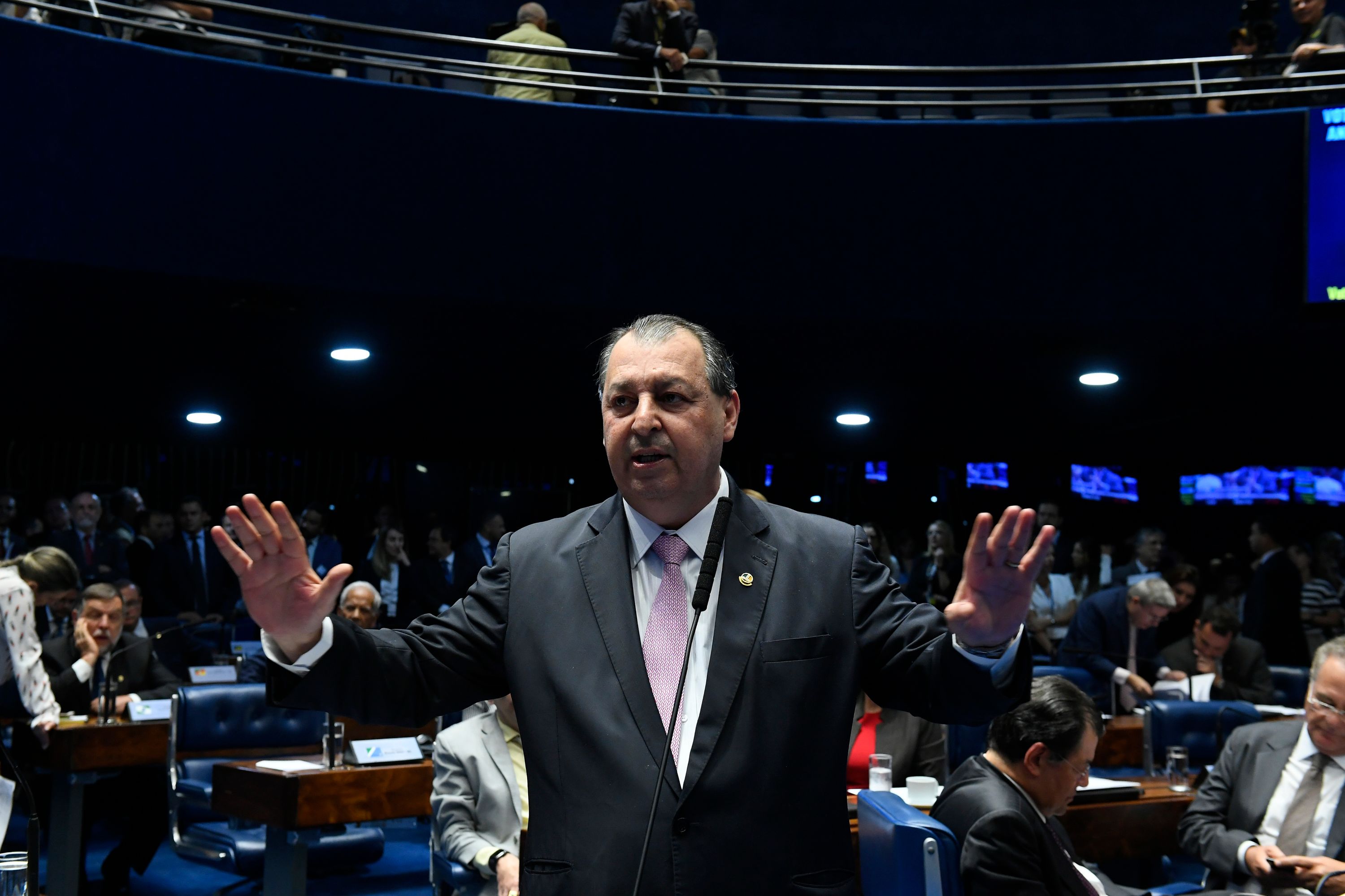 Fim do 6x1: o relógio eleitoral acelera o Senado