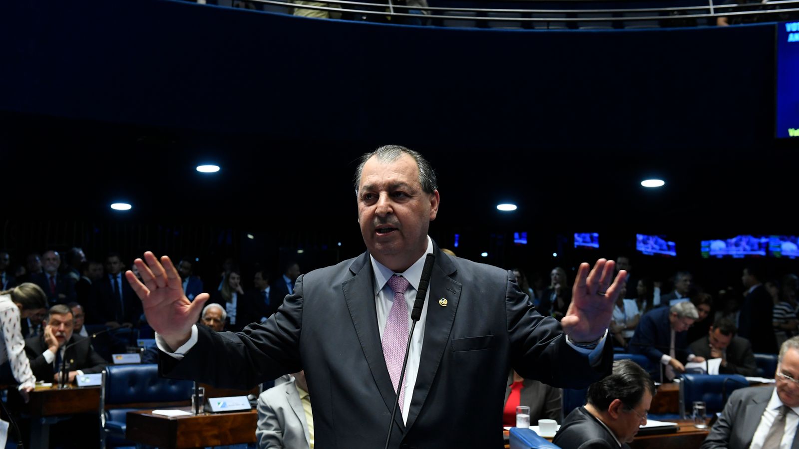 Fim do 6x1: o relógio eleitoral acelera o Senado
