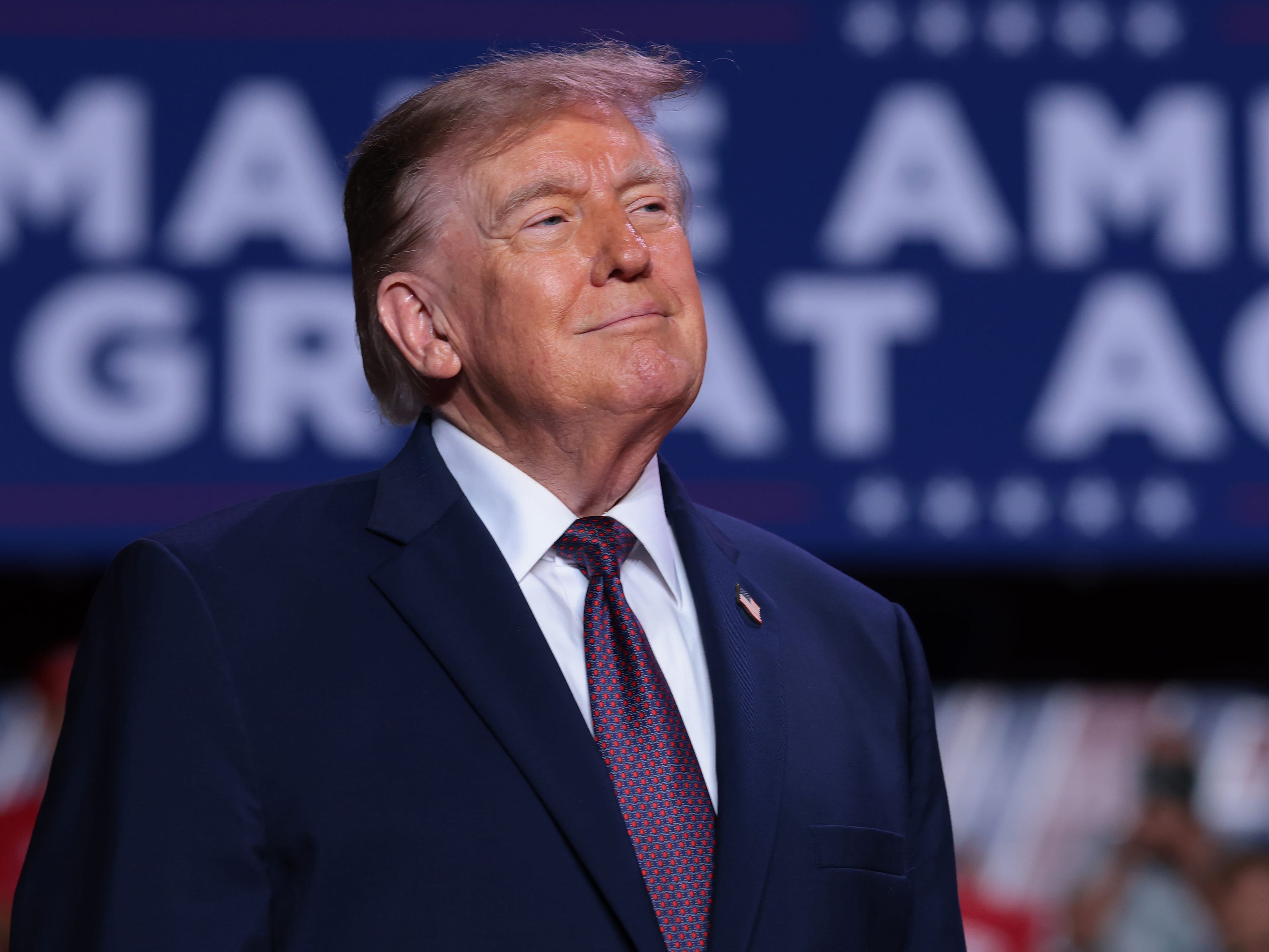Governo Trump recebe US$ 100 milhões em créditos de computação para IA