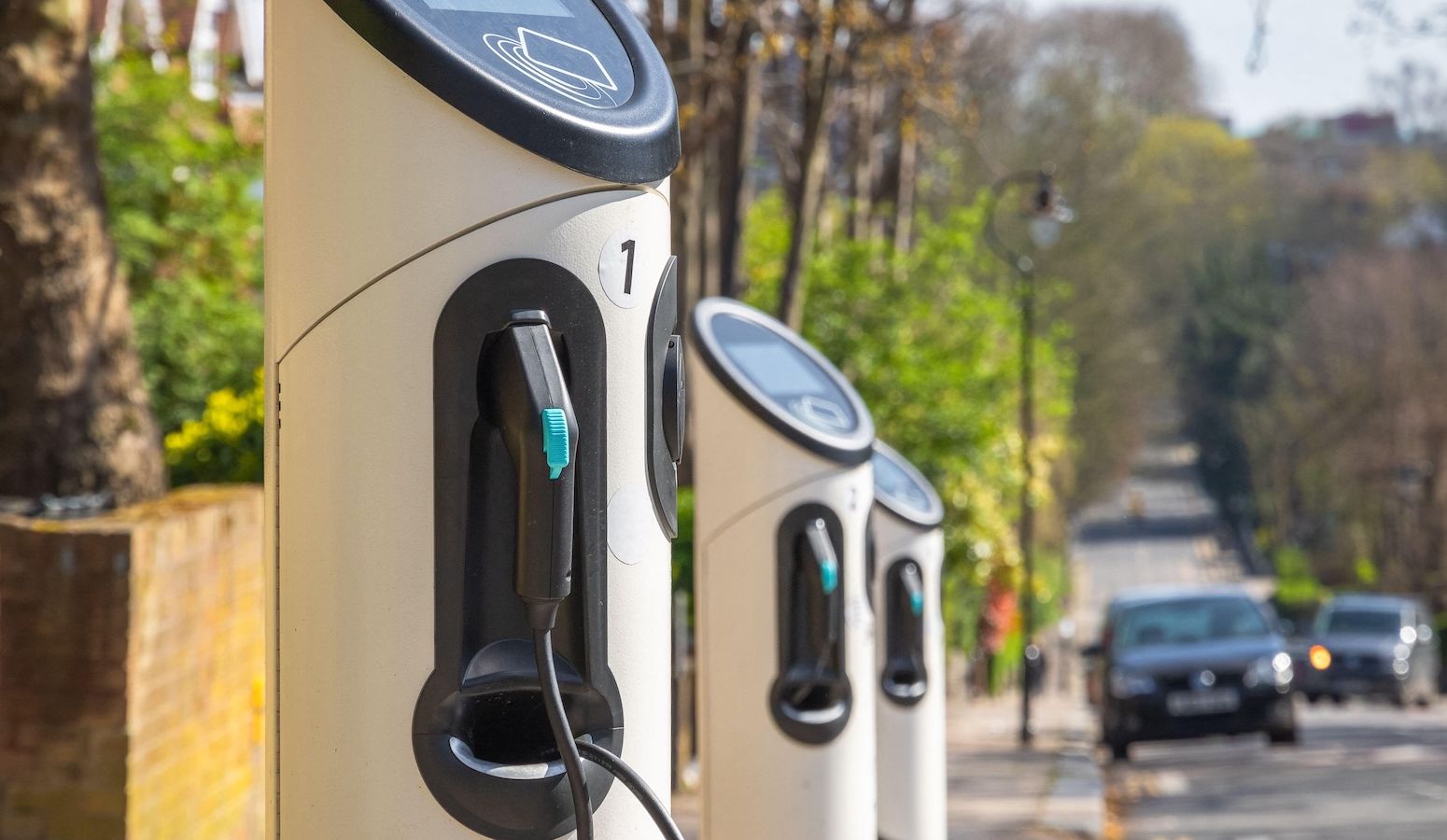 Motoristas britânicos economizam £3 bilhões ao ano com veículos elétricos