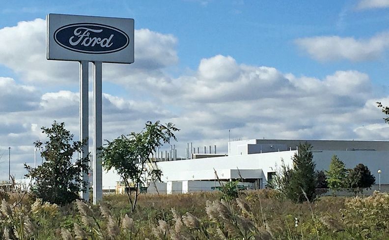 Canadá e Ontário injetam US$ 2,5 bi no setor automotivo e congelam metas de emissões