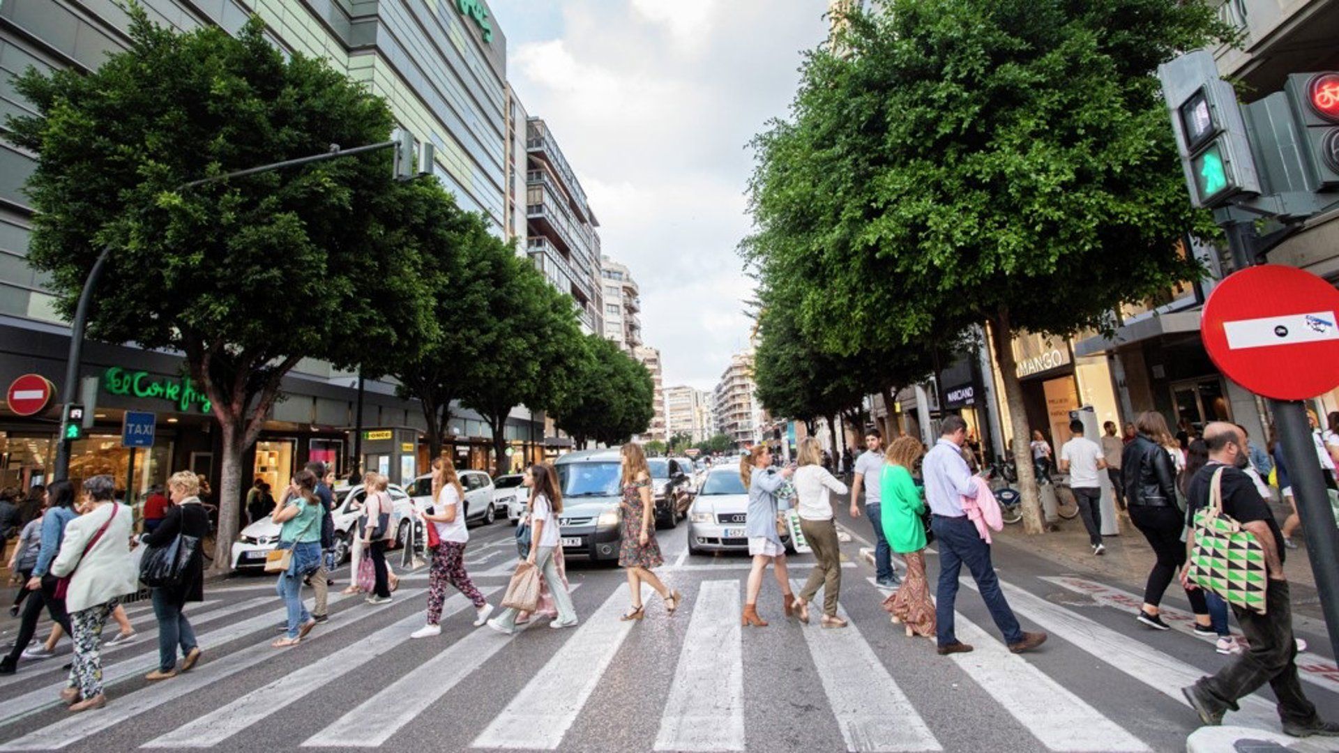 Consumidores espanhóis com mais de 55 anos buscam IA para compras