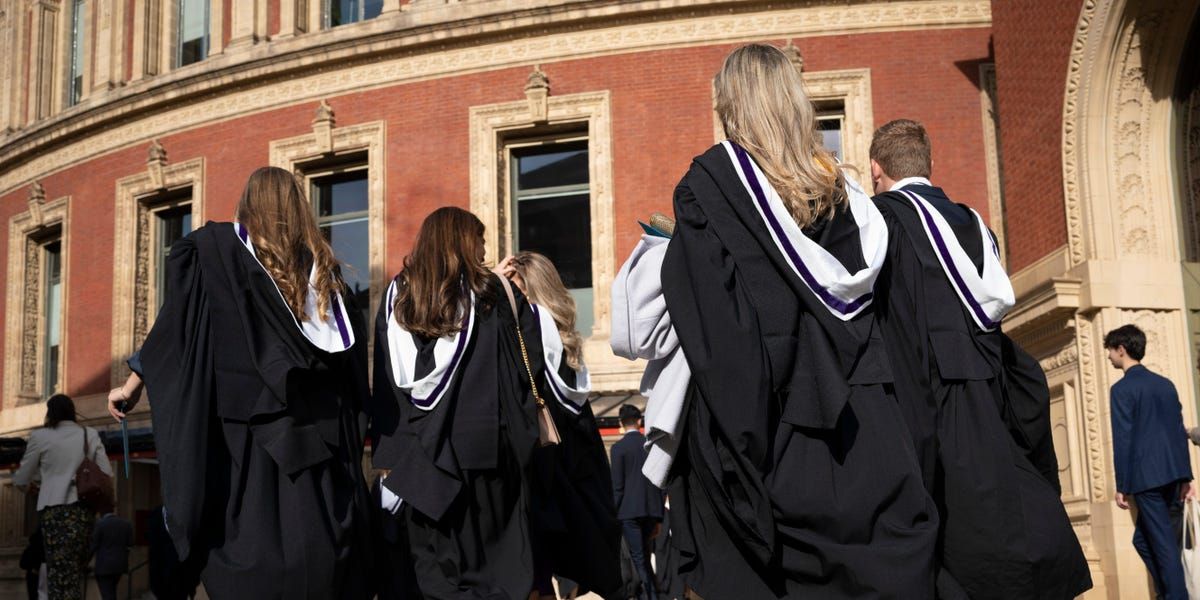 O diploma já não abre portas no Reino Unido