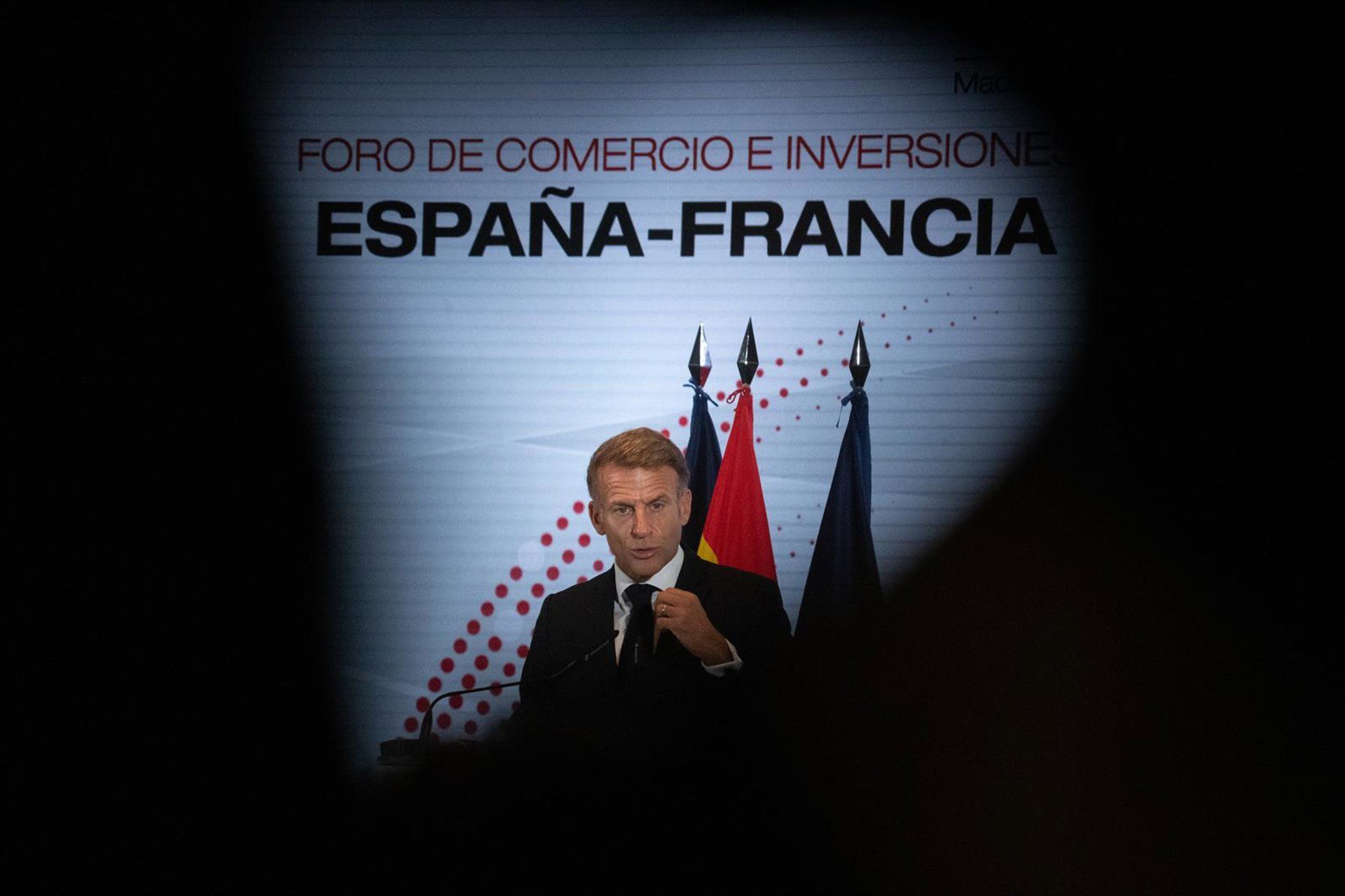 Macron: Déficit de €1 bi/dia com China expõe desindustrialização europeia