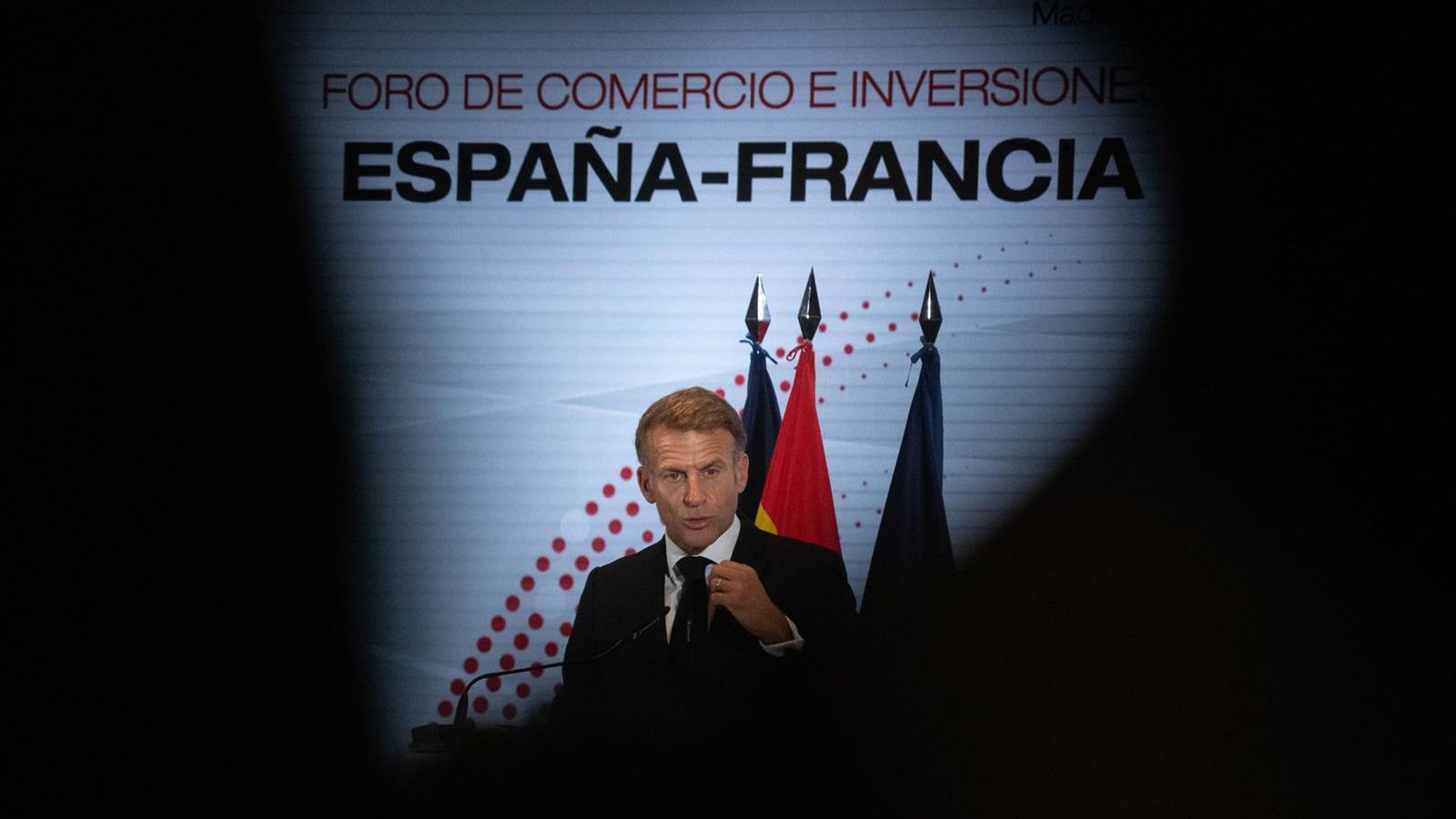 Macron: Déficit de €1 bi/dia com China expõe desindustrialização europeia