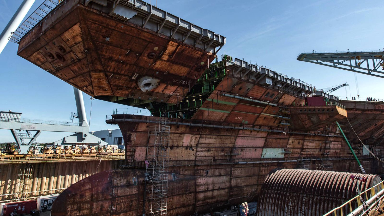China constrói porta-aviões nuclear que rivaliza com a classe Ford dos EUA
