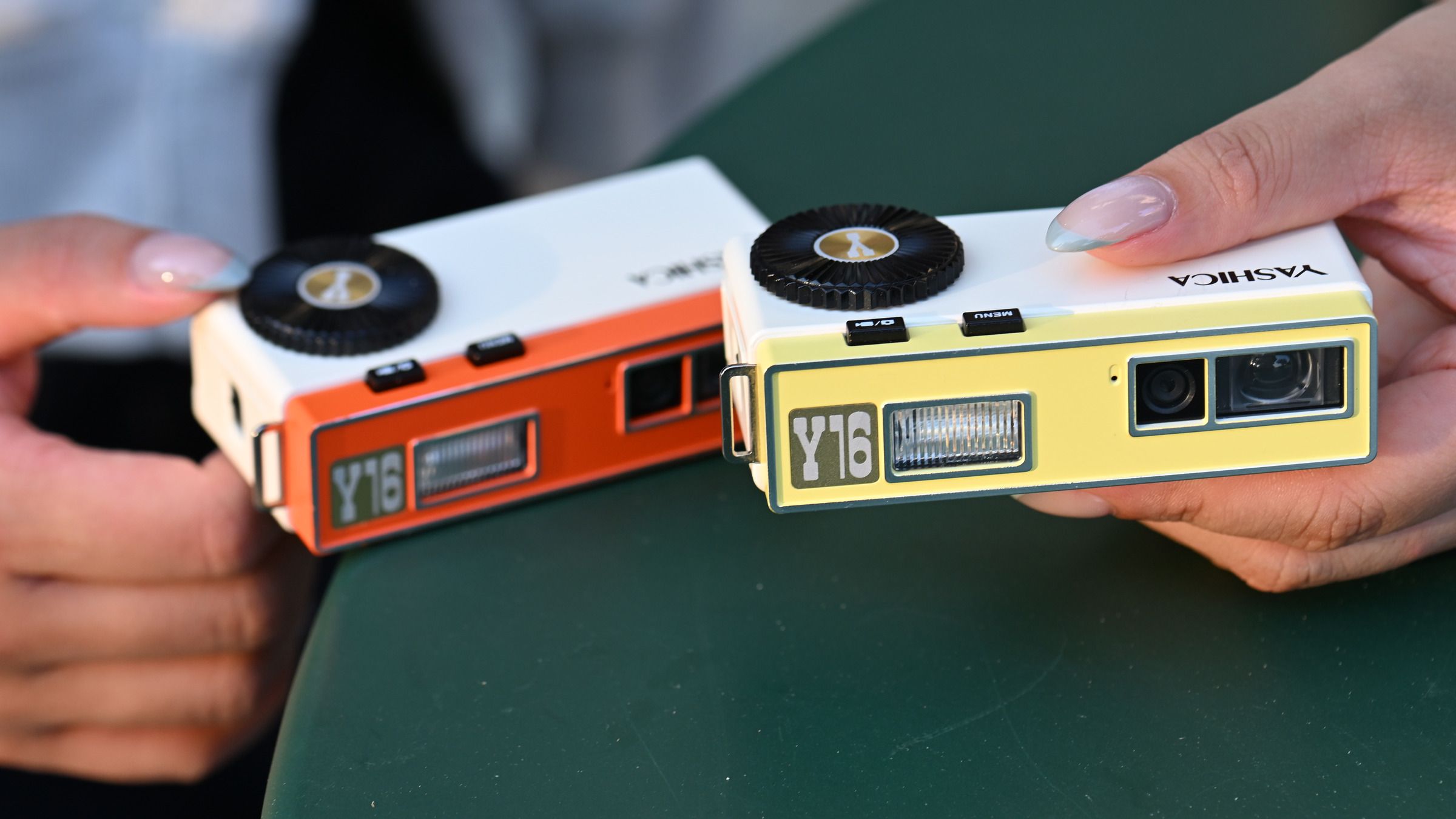 Yashica aposta em micro-câmera retrô de US$ 119 para reviver glória passada