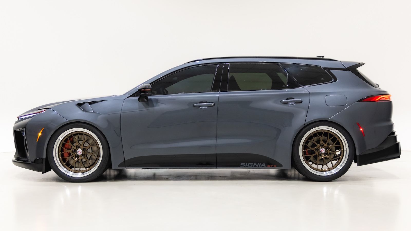 Toyota Crown Signia: A Família Que Se Transforma Em Esportiva