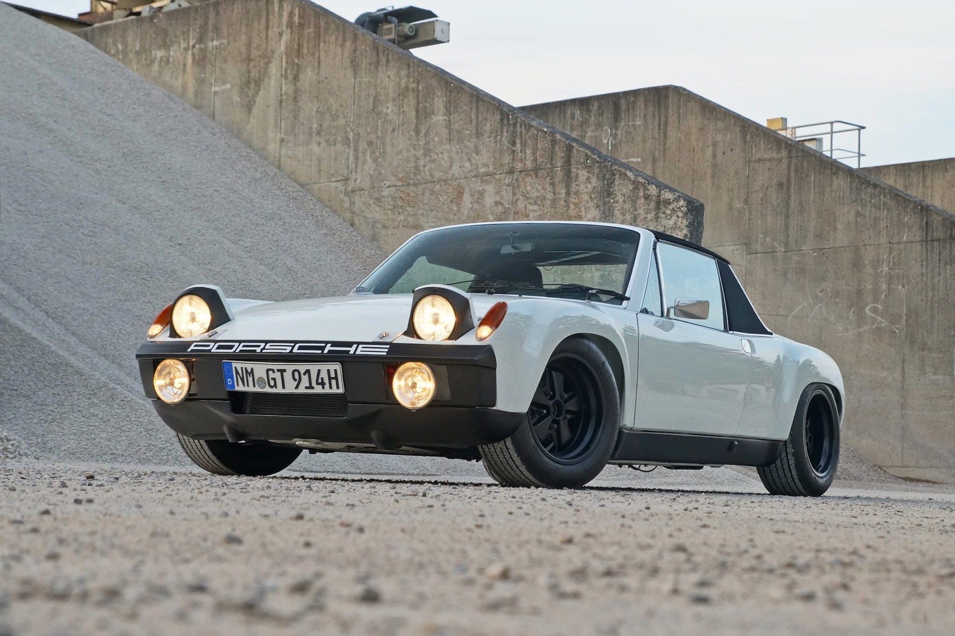 O designer que ressuscitou a Genesis e amava um Porsche 914