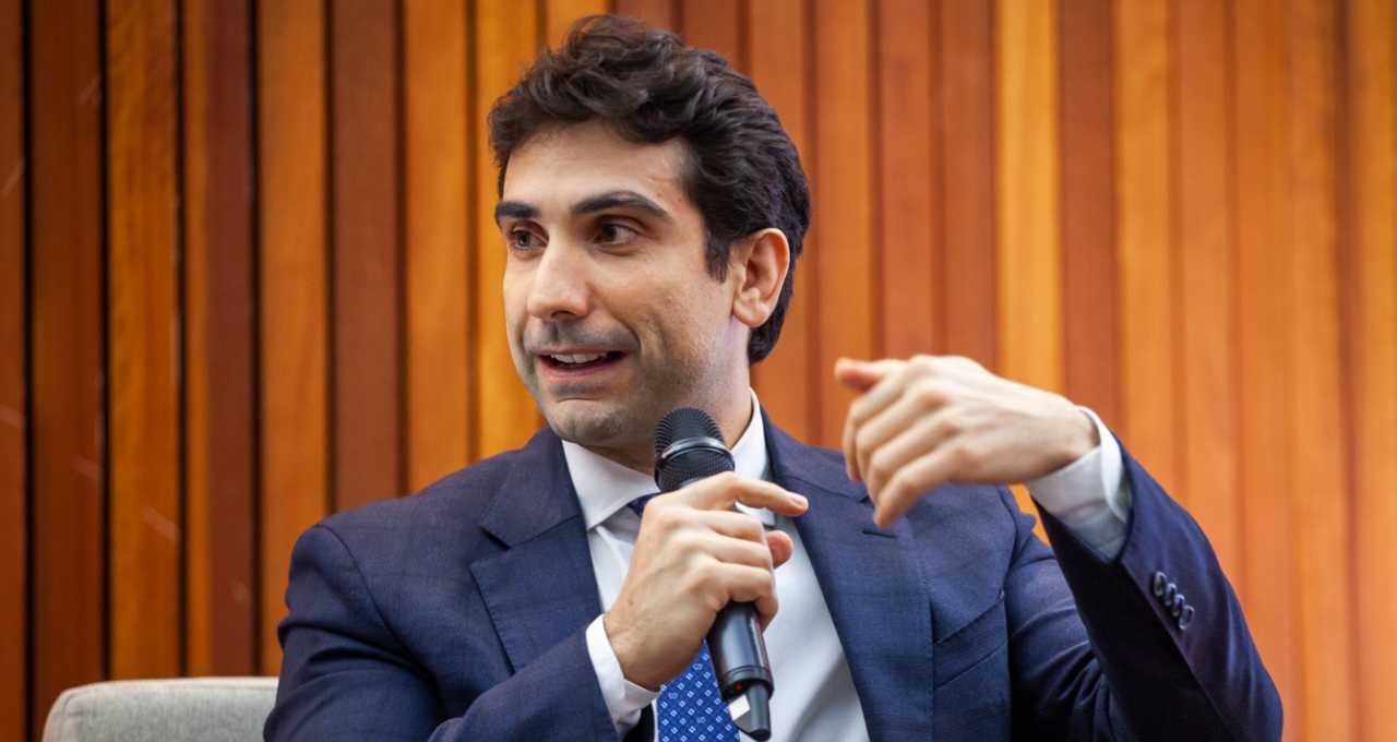Galípolo aponta descompasso entre inflação oficial e custo de vida — entenda o fenômeno