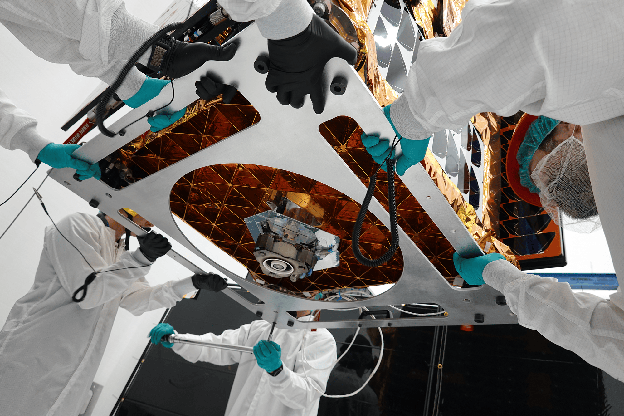 NASA testa inspeção autônoma de satélites para reduzir lixo espacial