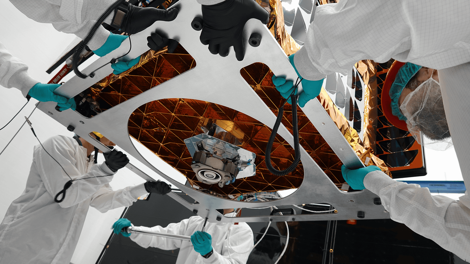 NASA testa inspeção autônoma de satélites para reduzir lixo espacial
